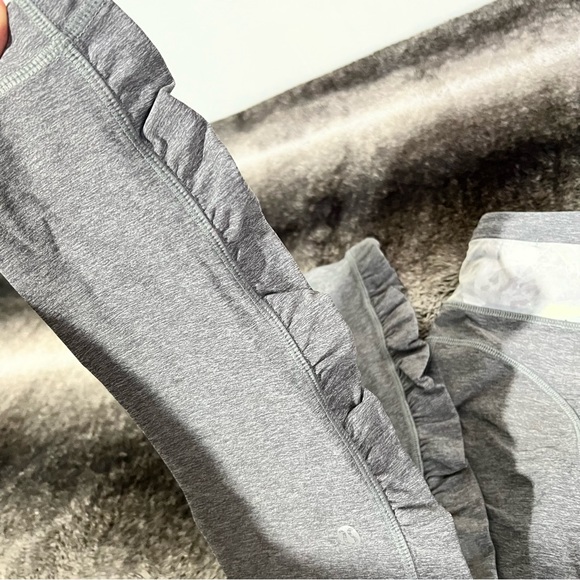 LuluLemon Grey Leggings - Picture 4 of 9